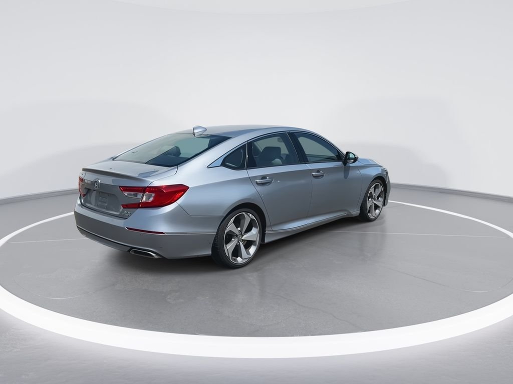 Used 2018 Lunar Silver Metallic Honda Touring 2.0T image 8