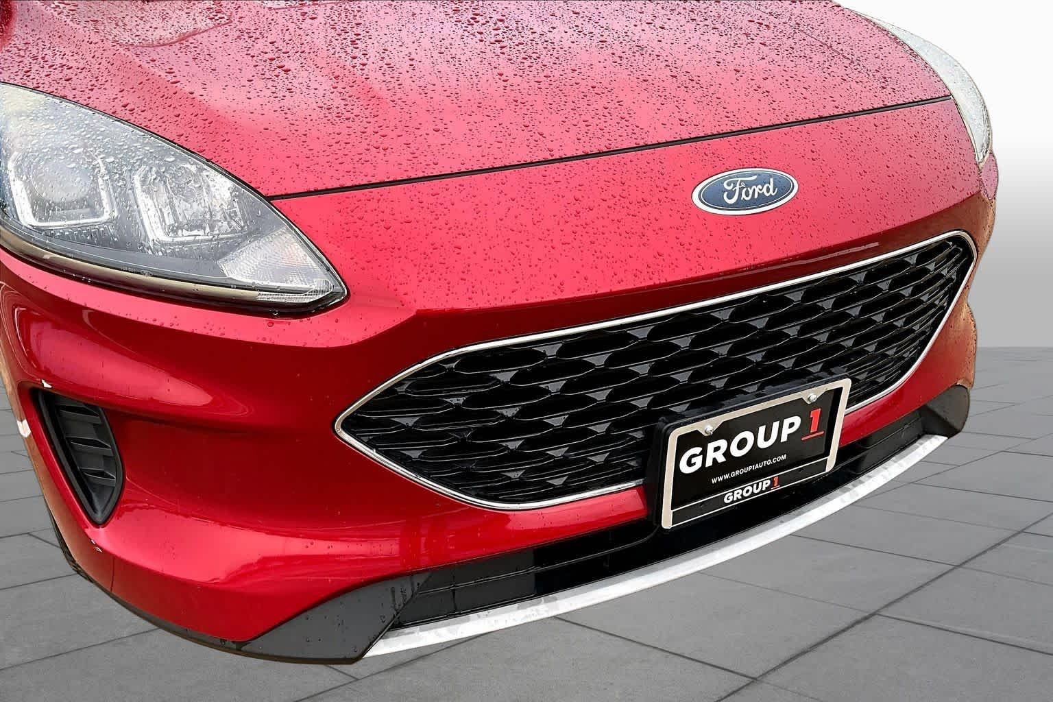 Used 2020 Rapid Red Metallic Tinted Clearcoat Ford SE image 27