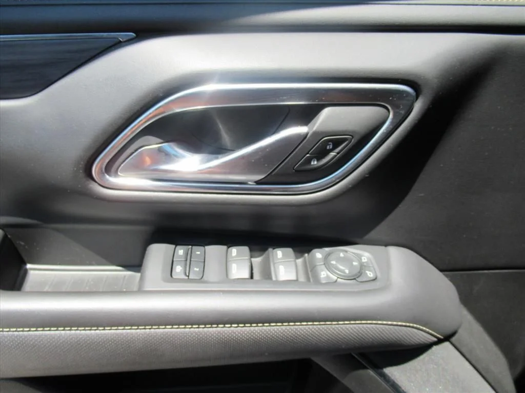 Used 2022 Black GMC SLT image 20