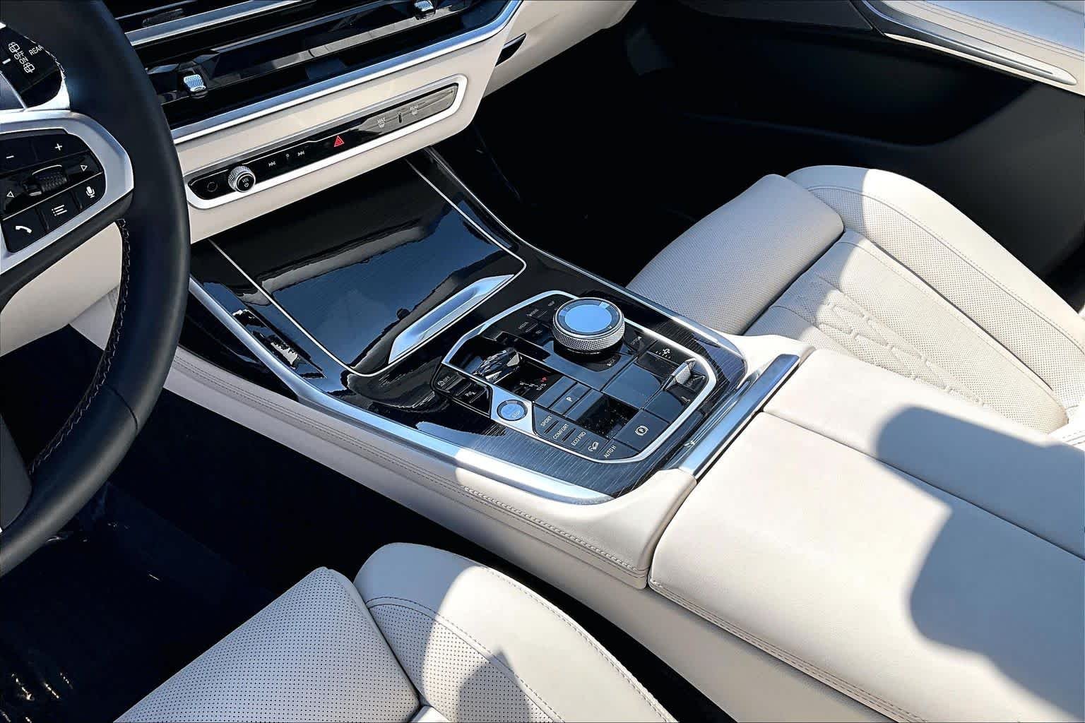 Used 2026 Marina Bay Blue Metallic BMW M60i image 17