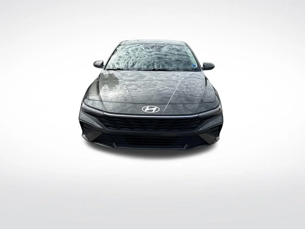 Used 2024 Gray Hyundai SEL image 8