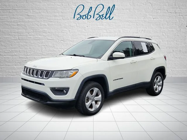 Used 2018 White Jeep Latitude image 3