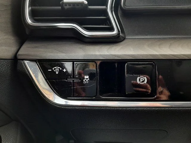 Used 2023 White Kia X-Line image 18