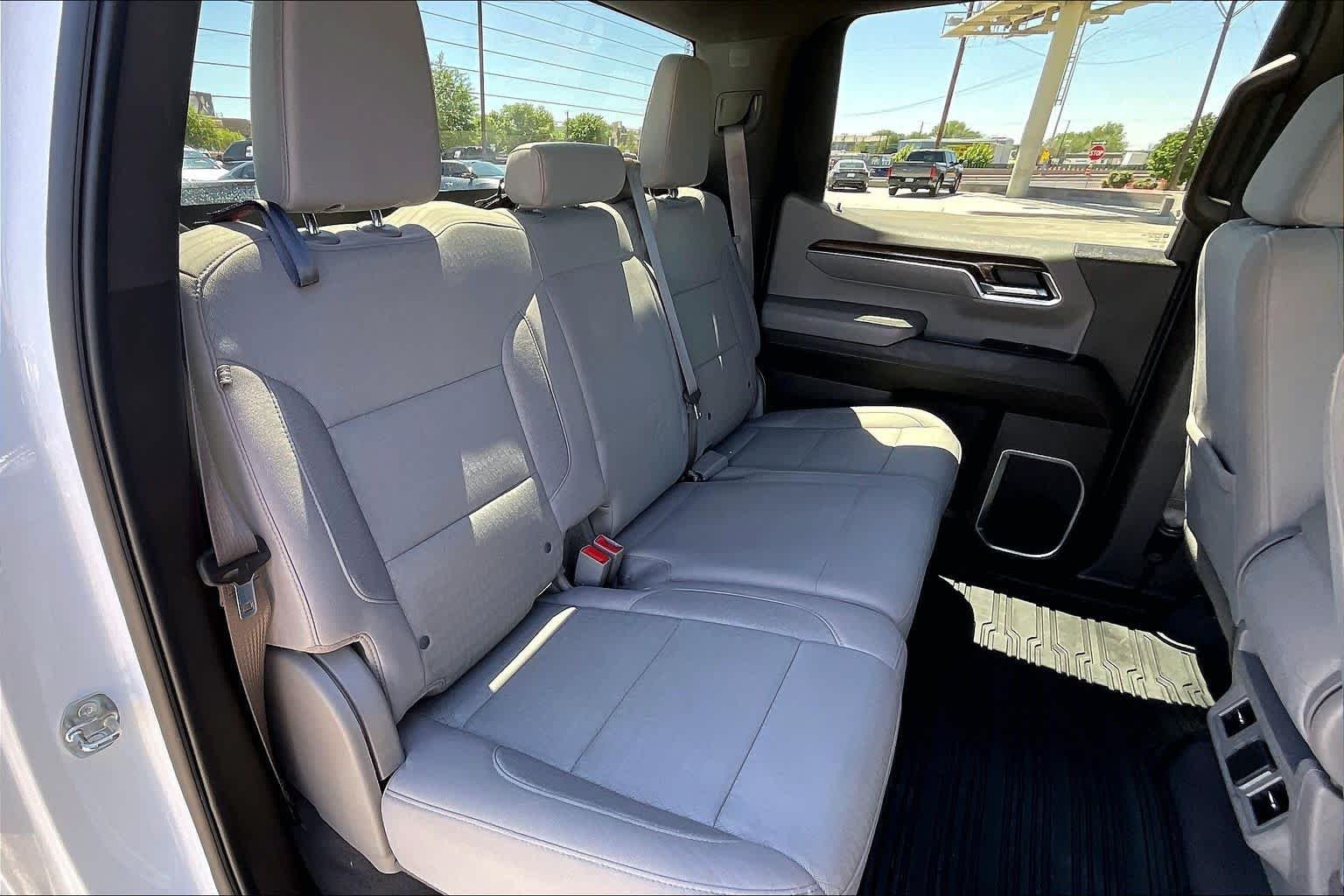 2023 Chevrolet Silverado 1500 LT - Photo 19