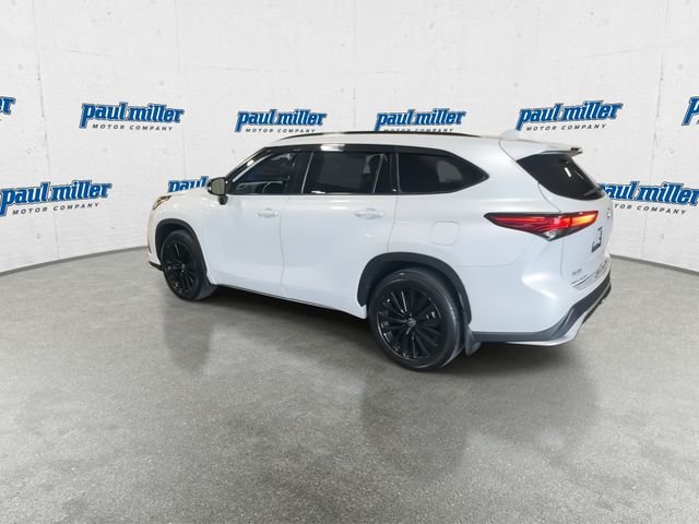 Certified Used 2023 Pearl Toyota XSE image 8