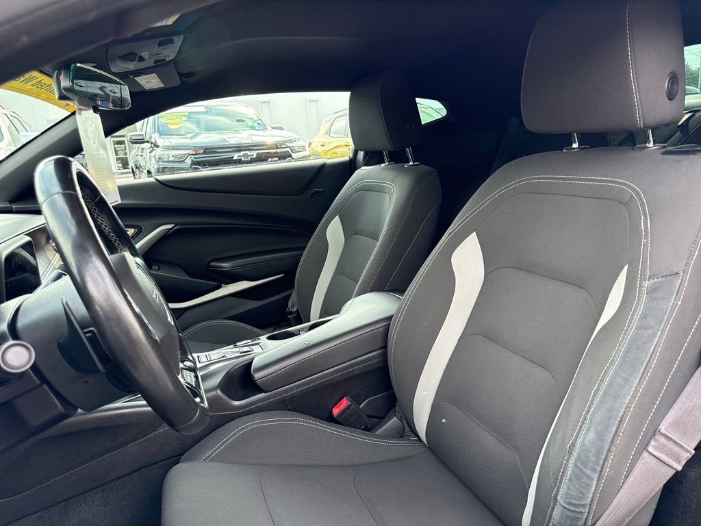 2017 Chevrolet Camaro 1LT - Photo 12