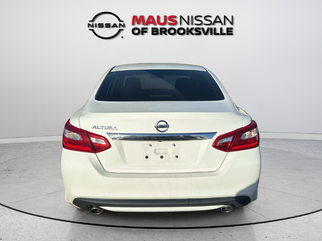 Used 2017 White Nissan 2.5 S image 8