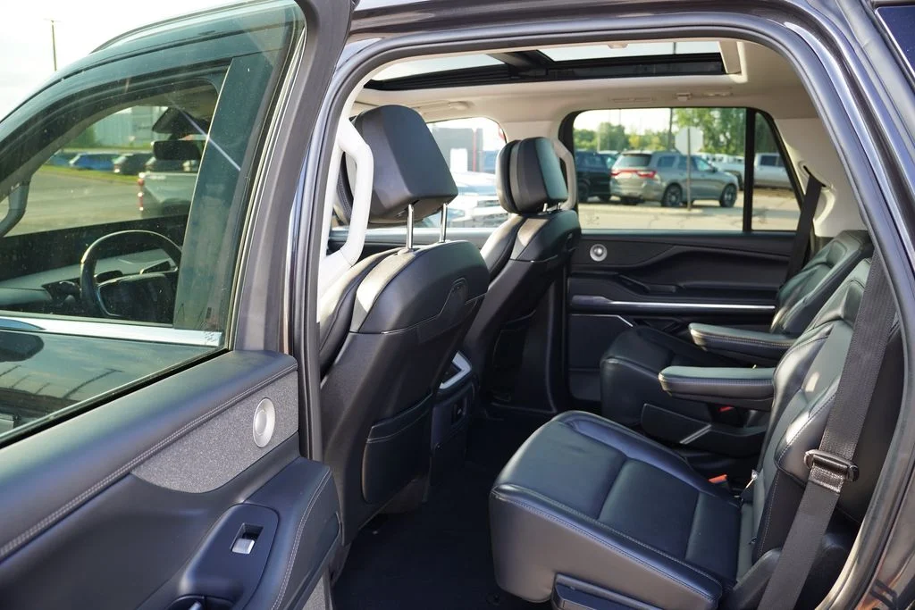 Used 2025 Starlight Gray Premium Colorant Lincoln Reserve image 17