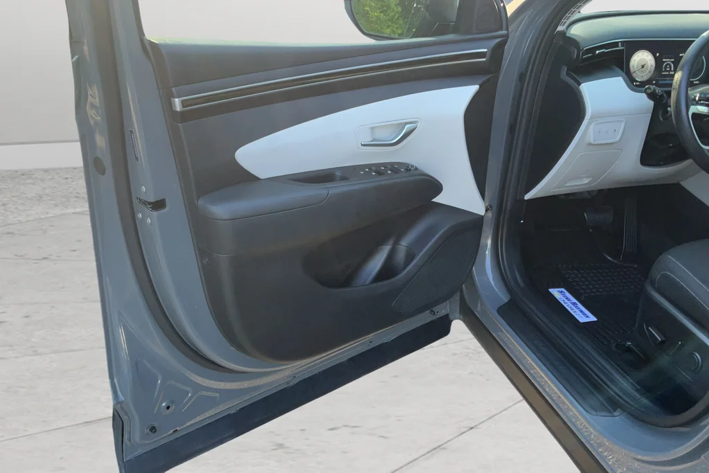 Used 2024 Gray Hyundai SEL image 11