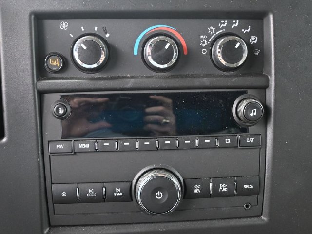 2024 Chevrolet Express Passenger LT - Photo 23