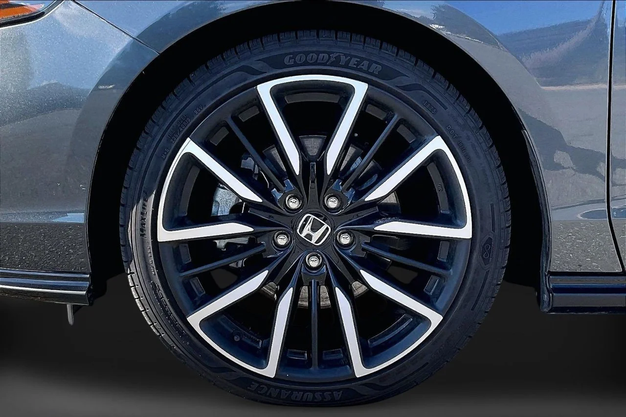 Certified Used 2023  Honda Touring image 34