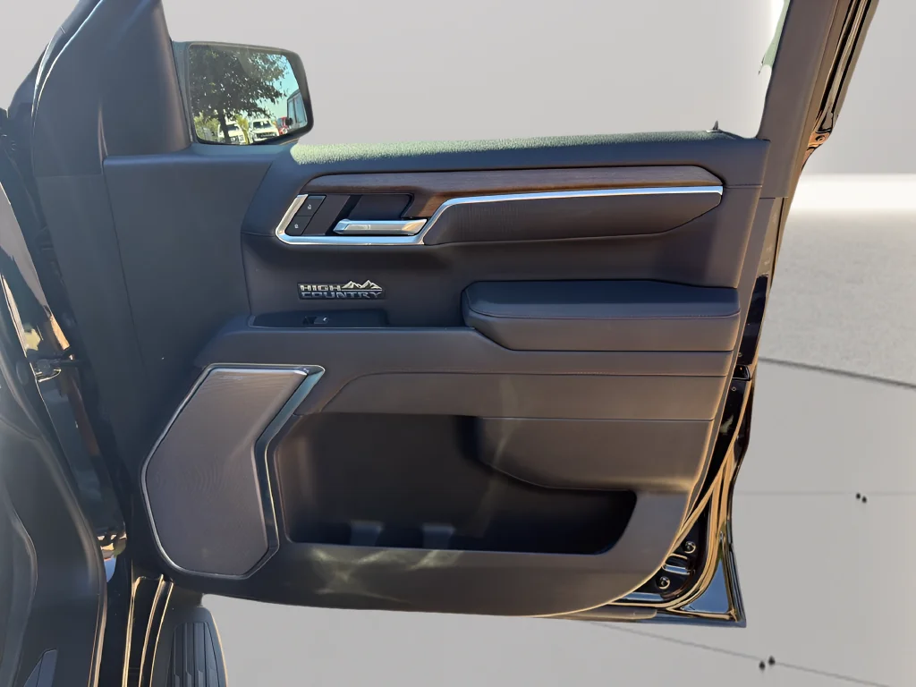Used 2025 Black Chevrolet High Country image 36