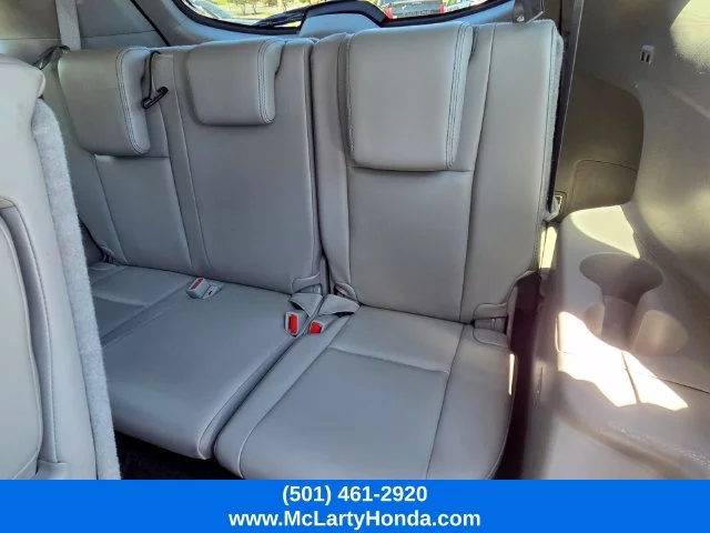 Used 2018 Blizzard Pearl Toyota XLE image 13