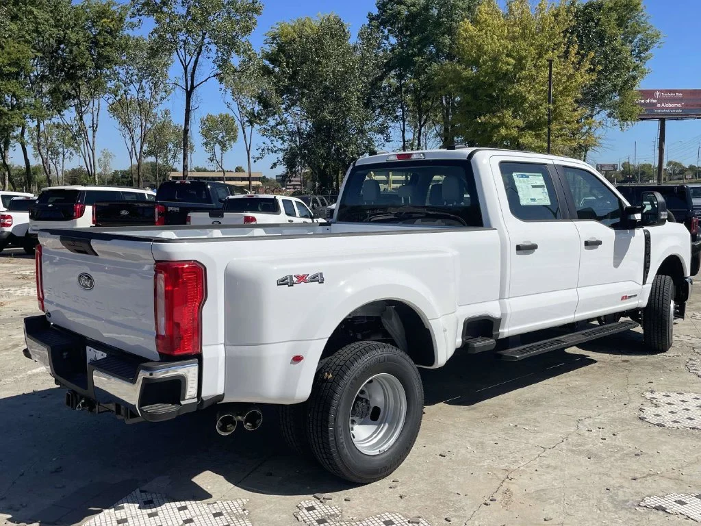 New 2027 White Ford XL image 3