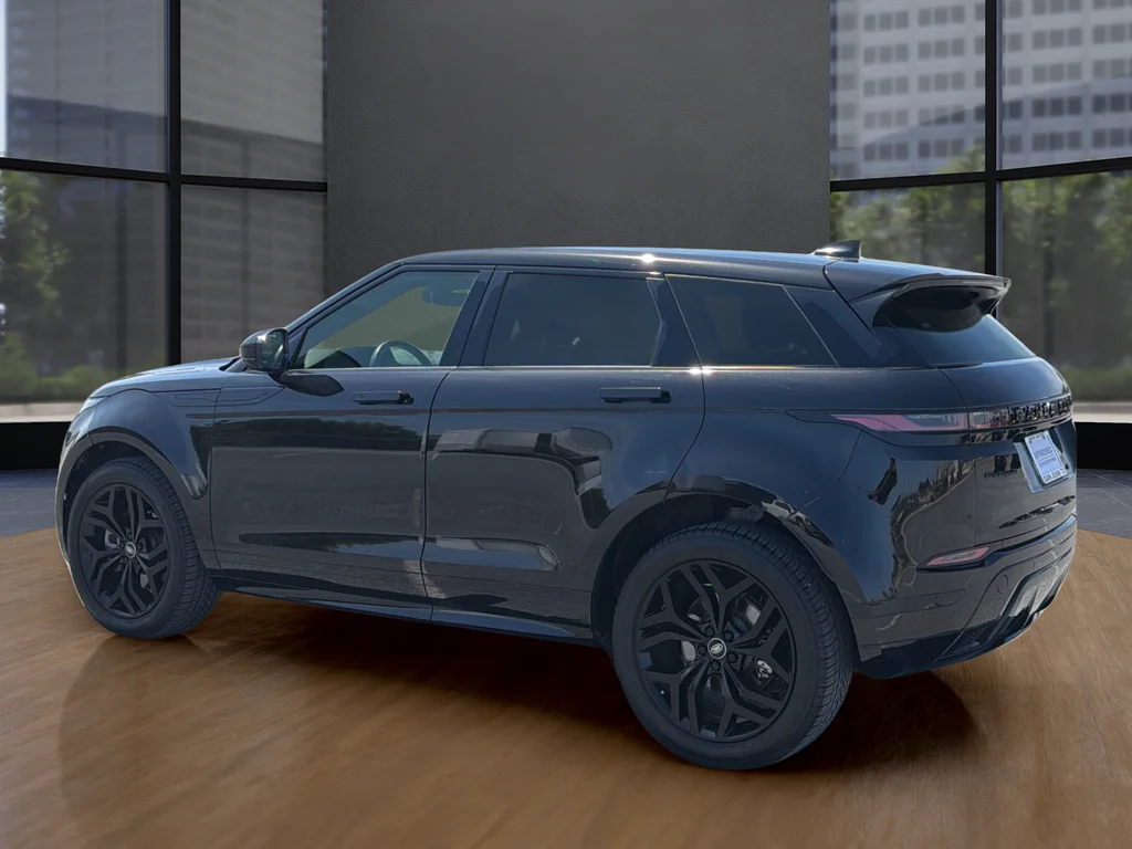 Used 2022 Black Land Rover Dynamic image 14