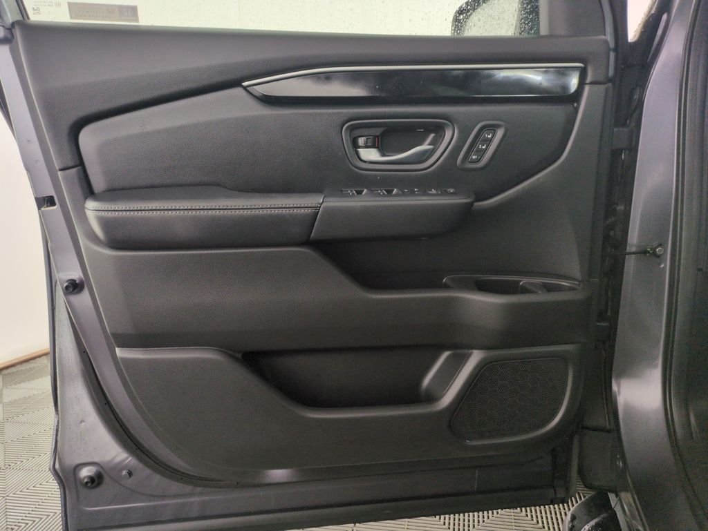 2025 Honda Pilot Touring - Photo 14