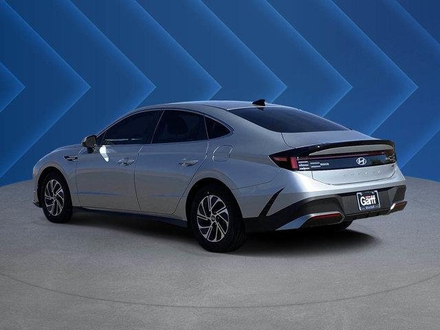New 2026 Aero Silver Hyundai Blue image 5