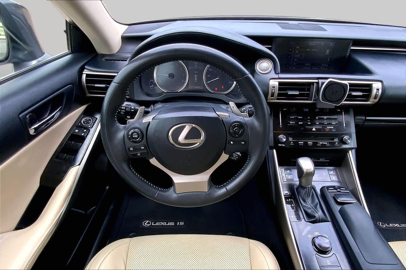 Used 2014 Nebula Gray Pearl Lexus  image 6