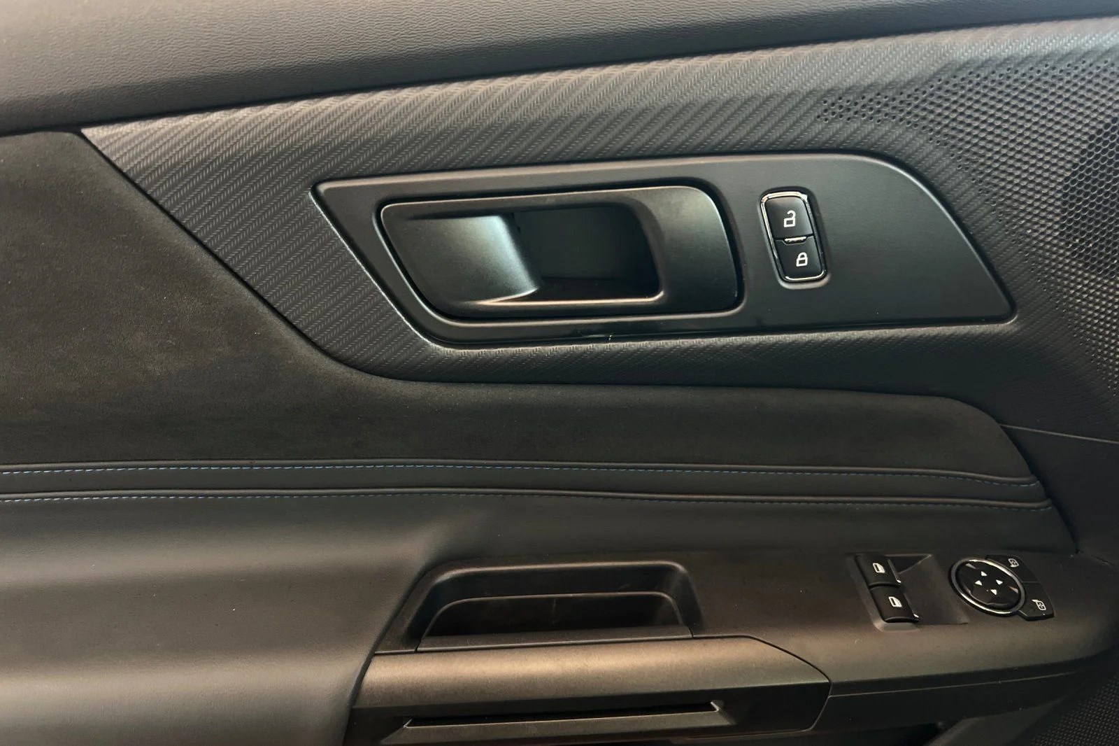 2025 Ford Mustang Dark Horse - Photo 14