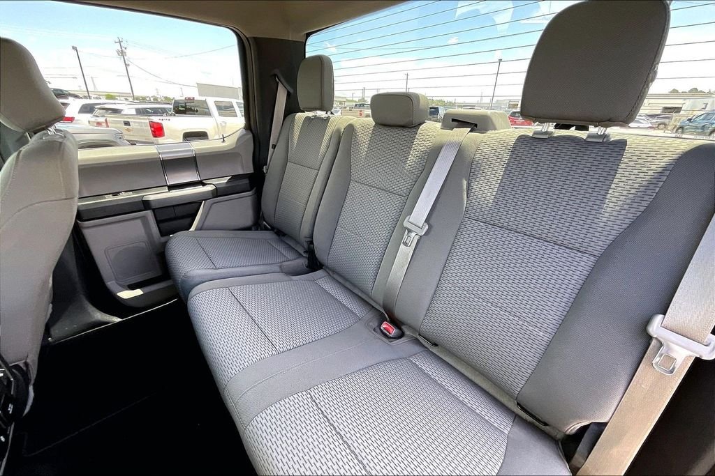 Used 2017 Magnetic Metallic Ford XLT image 19