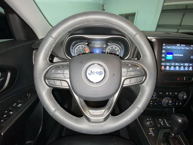 Used 2022 Gray Jeep Trailhawk image 14