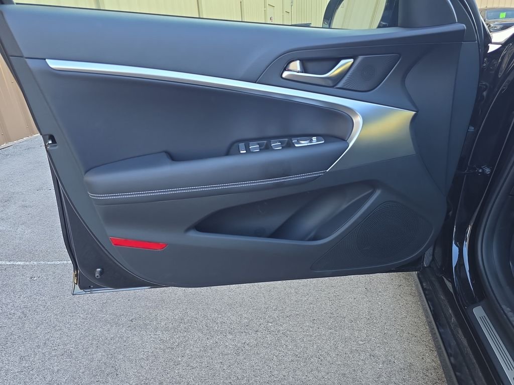 2026 GENESIS G70 Standard - Photo 12