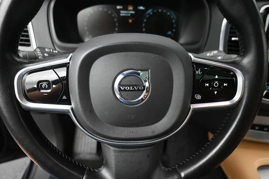 Used 2017 Blue Volvo T6 Momentum image 20