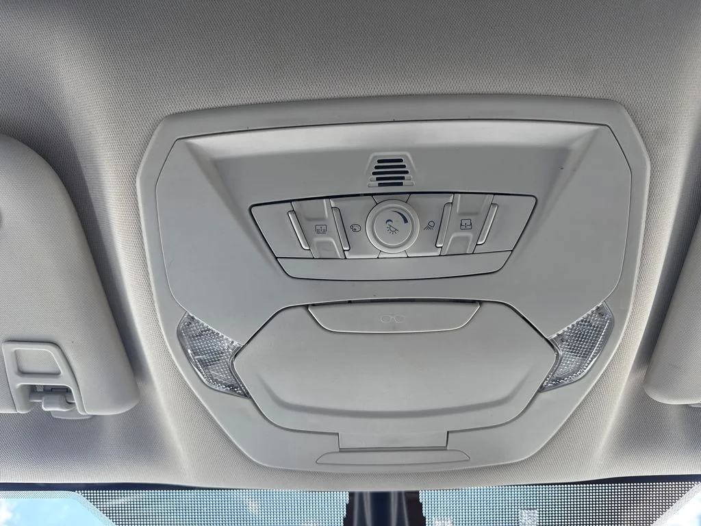 Used 2015 White Platinum Clearcoat Metallic Ford Titanium image 26