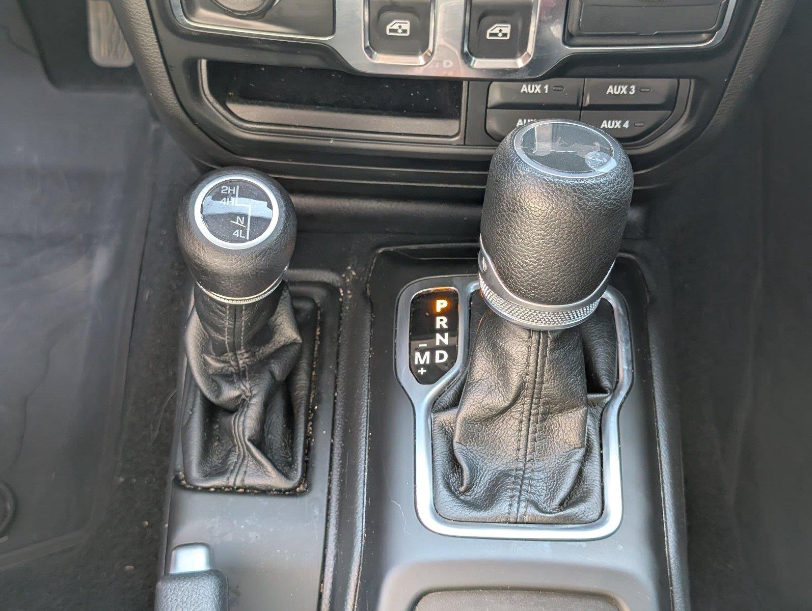 Used 2023 Hydro Blue Pearlcoat Jeep Sport S image 25
