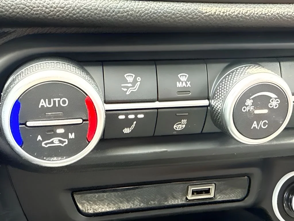 Used 2024 Black Alfa Romeo Veloce image 19