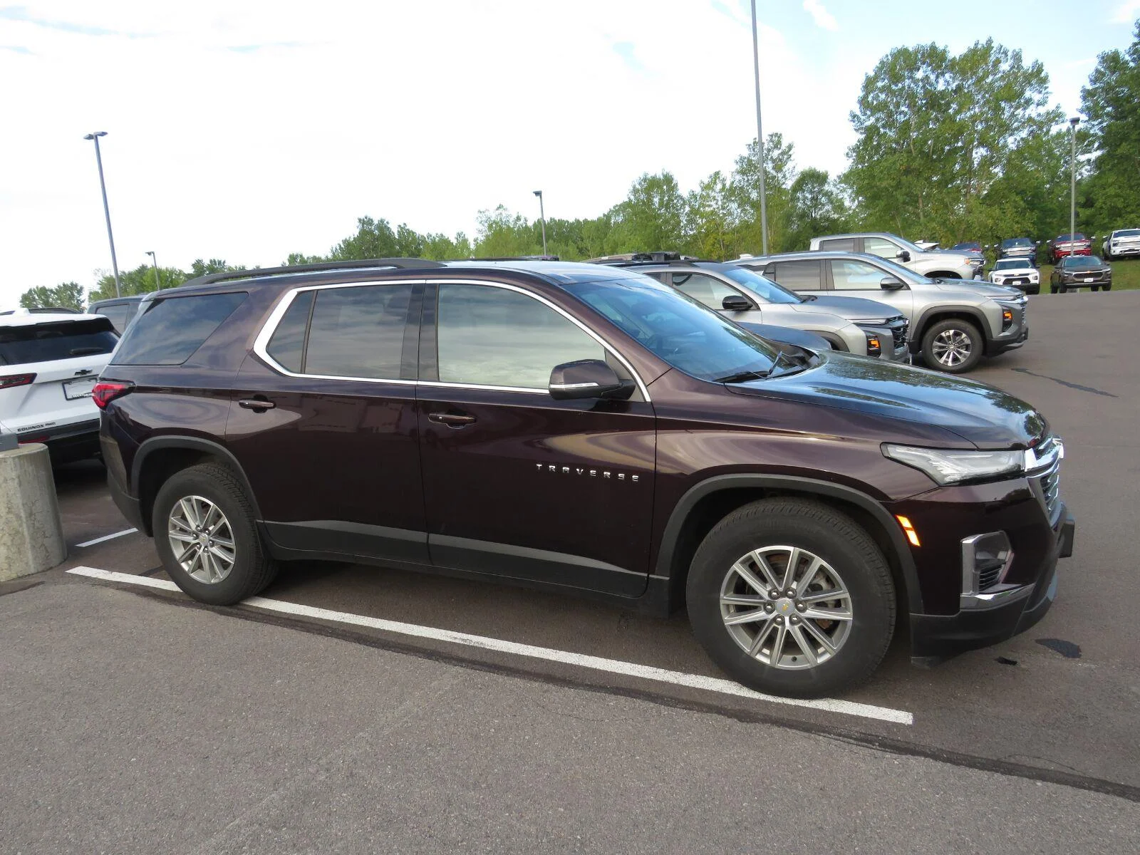 Used 2023 BLACK CHERRY METALLIC Chevrolet LT Cloth image 4