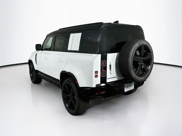 New 2026 White Land Rover X-Dynamic SE image 7