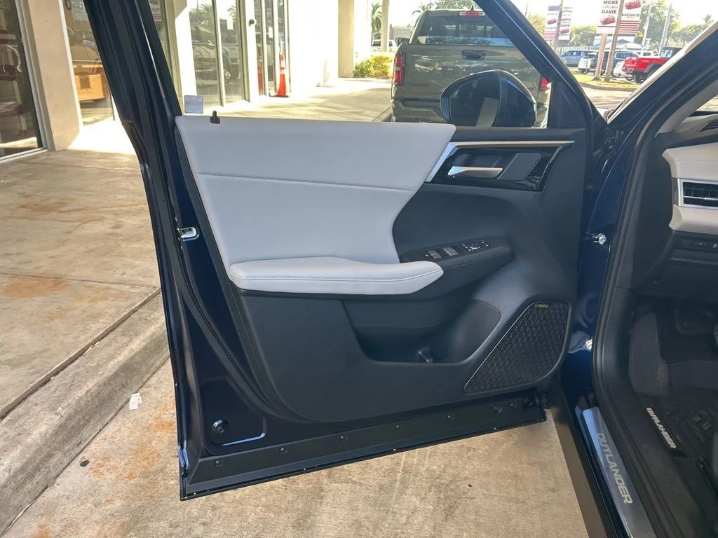 New 2026 Blue Mitsubishi SE 1.5T 2WD image 36