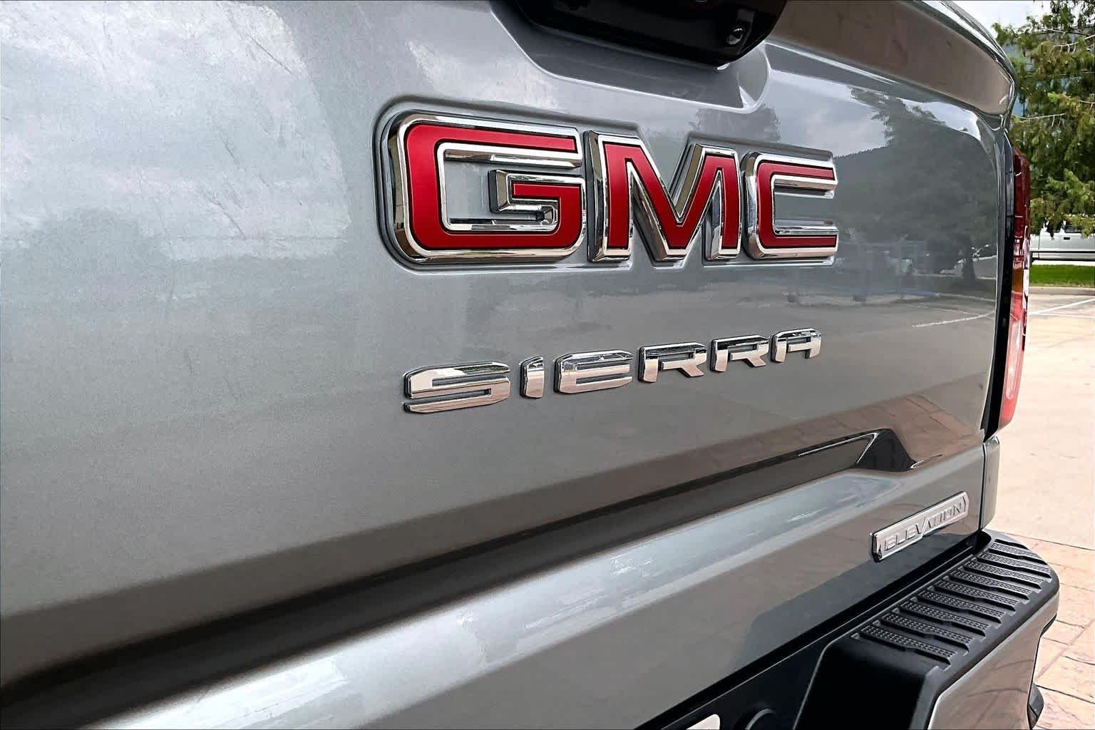 Used 2026 Sterling Metallic GMC Elevation image 29
