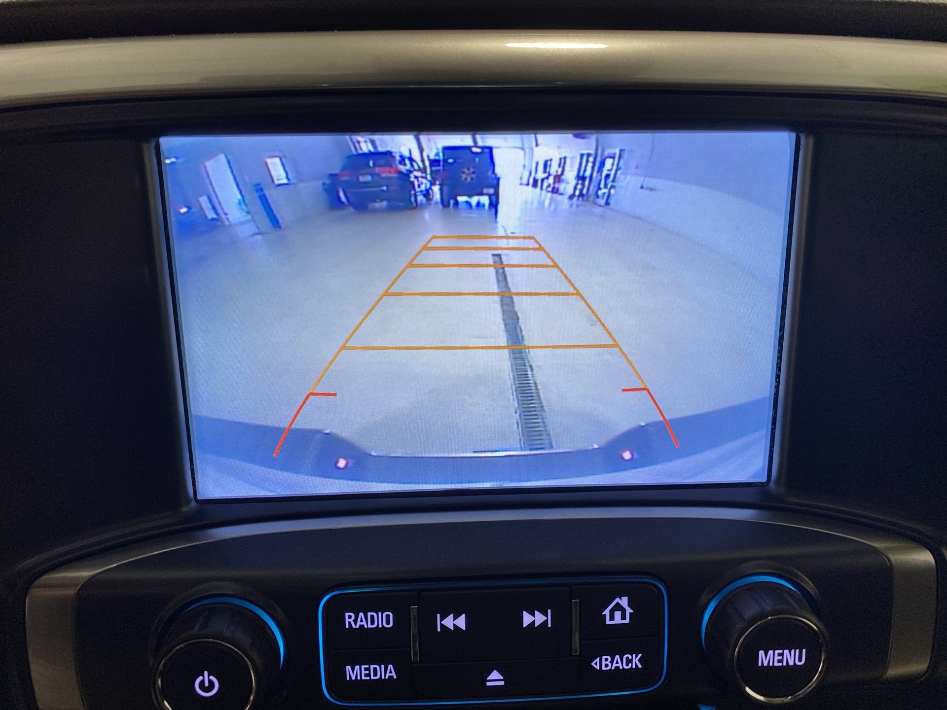 Used 2017 IRIDESCENT PEARL TRICOAT Chevrolet LTZ image 14