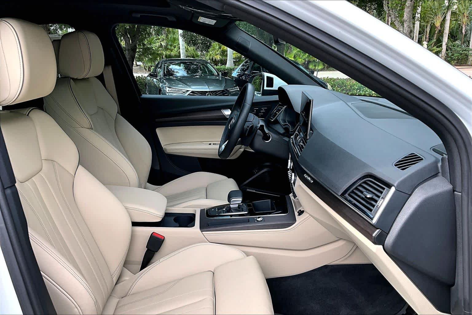 Used 2025 Glacier White Metallic Audi S line Premium Plus image 9