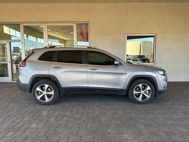 Used 2020 Billet Silver Metallic Clearcoat Jeep Limited image 5