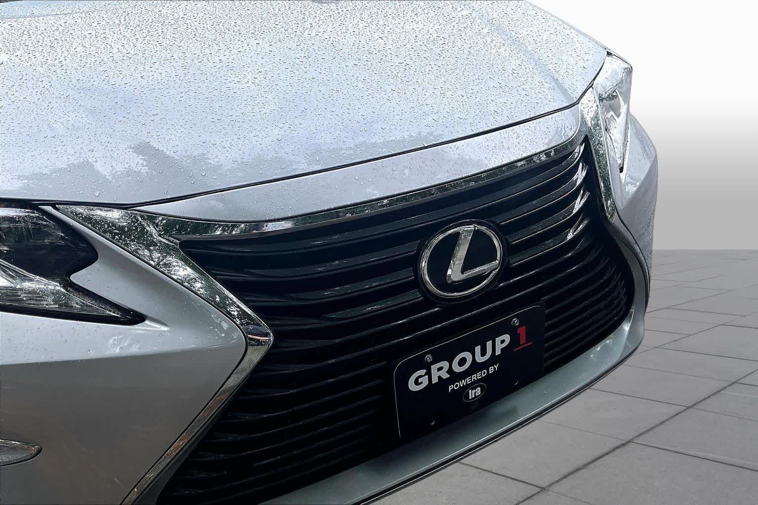 Used 2016 Silver Lining Metallic Lexus  image 29