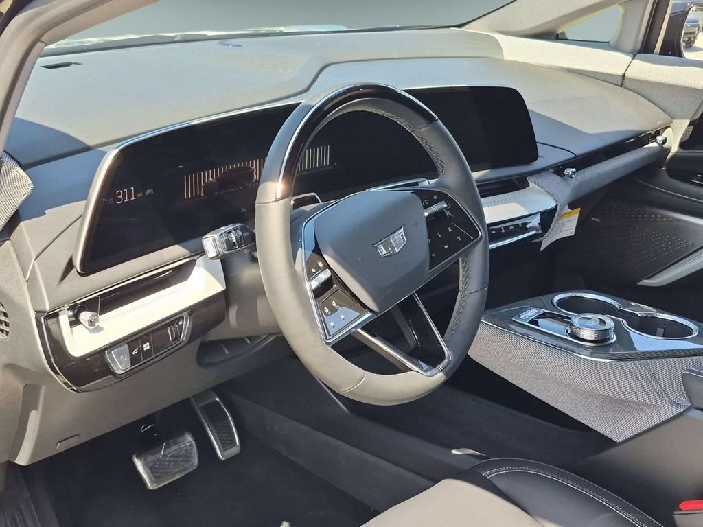 2027 Cadillac OPTIQ Luxury - Photo 9
