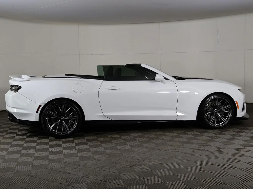 2023 Chevrolet Camaro ZL1 - Photo 15
