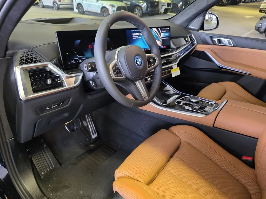 New 2026 Carbon Black Metallic BMW xDrive50e image 15