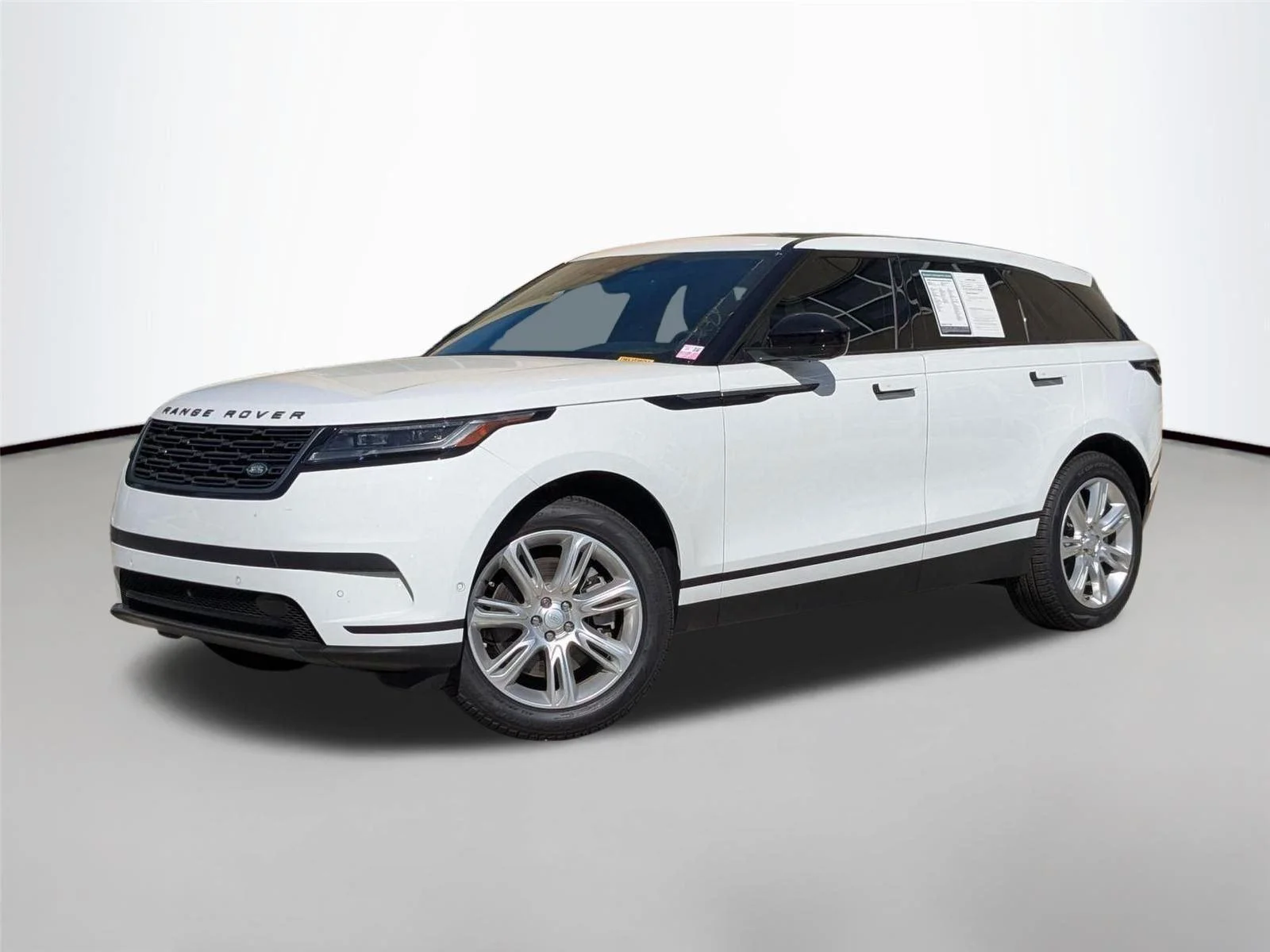 Certified Used 2026 Fuji White Land Rover S image 1
