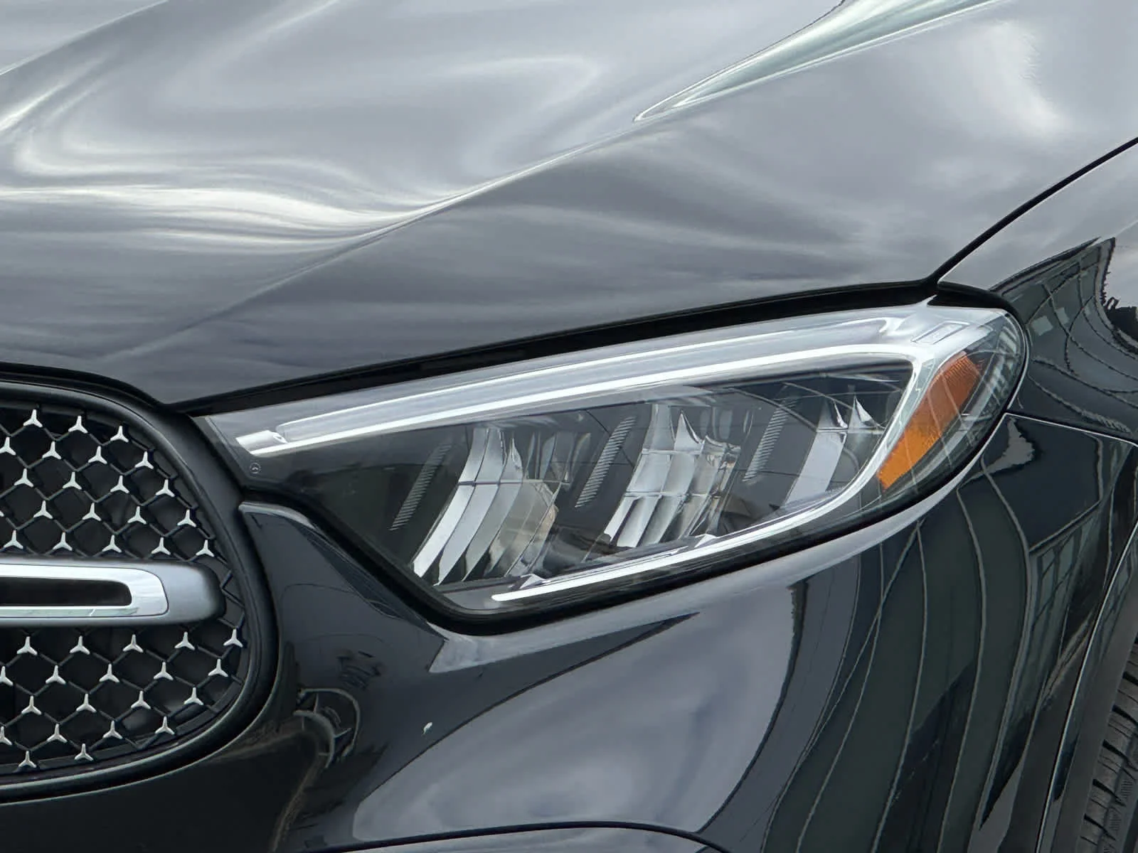 New 2026 Black Mercedes-Benz GLC 300 image 5