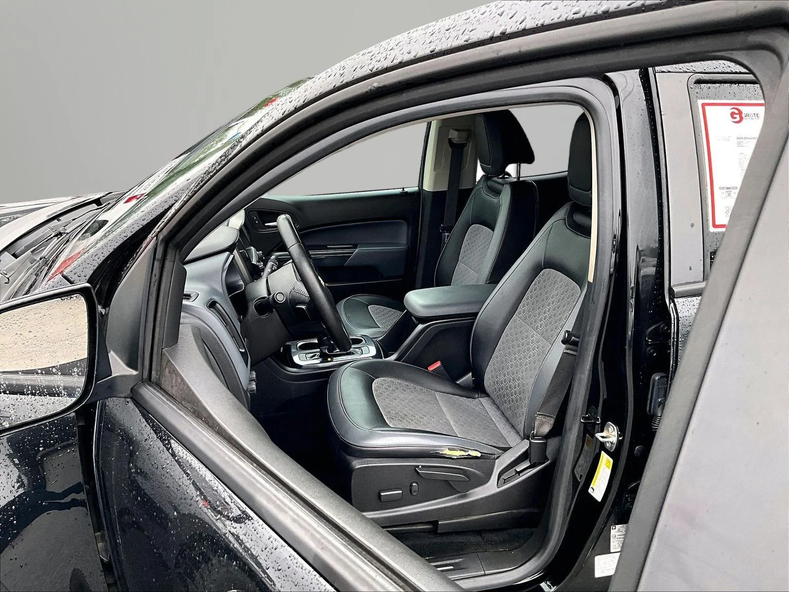 Used 2016 Black Chevrolet Z71 image 27