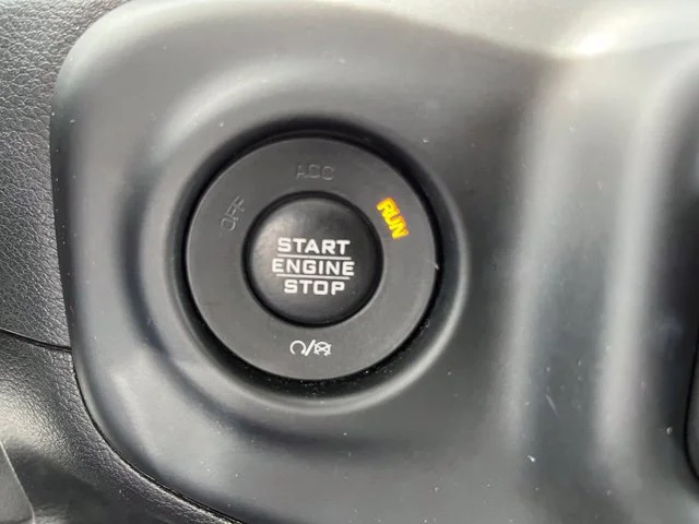 Used 2018 Silver Jeep Sahara 4x4 image 37
