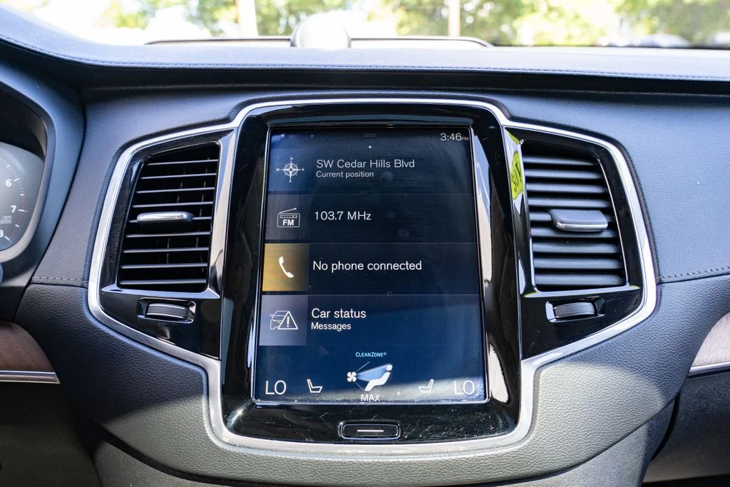 Used 2019 Black Volvo T6 Inscription image 17
