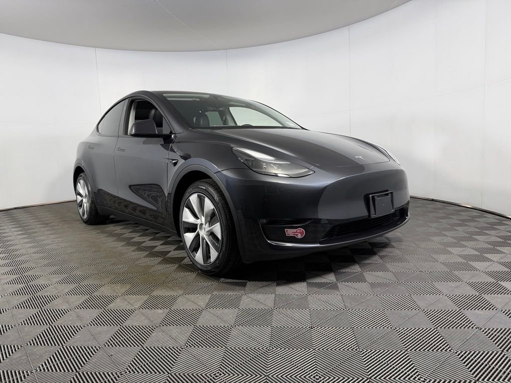 Used 2024 White Tesla Long Range image 3