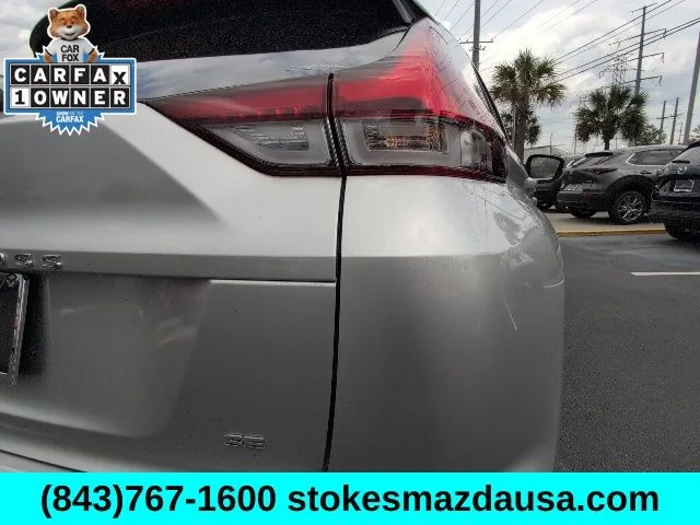 Used 2025 Silver Mitsubishi SE image 28