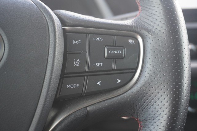 Used 2024  Lexus UX 250h F SPORT Handling image 30