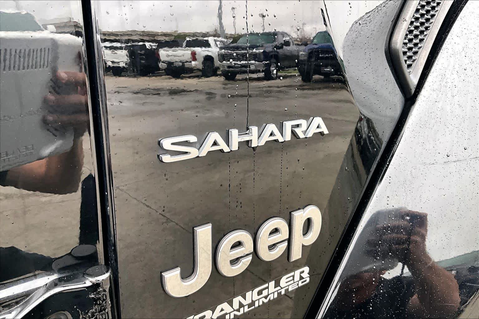 Used 2020 Black Clearcoat Jeep Sahara image 10